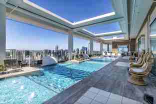 900 North Interstate Highway 35 - Photo 1 of 1