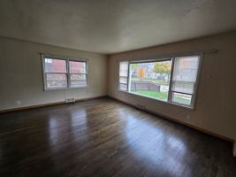 featured image of 4338 N Sheffield Ave