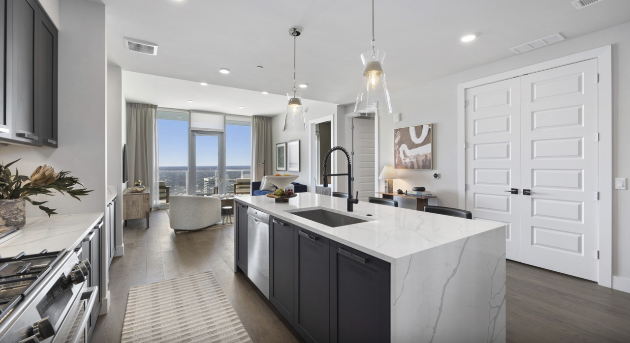 616 Lavaca Street - Photo 4 of 19