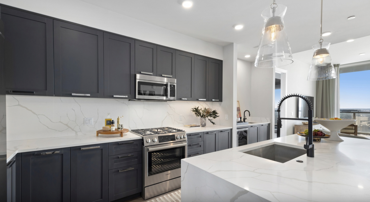 616 Lavaca Street - Photo 5 of 19