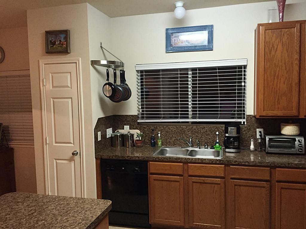 21838 Grassy Hill Ln - Photo 3 of 9