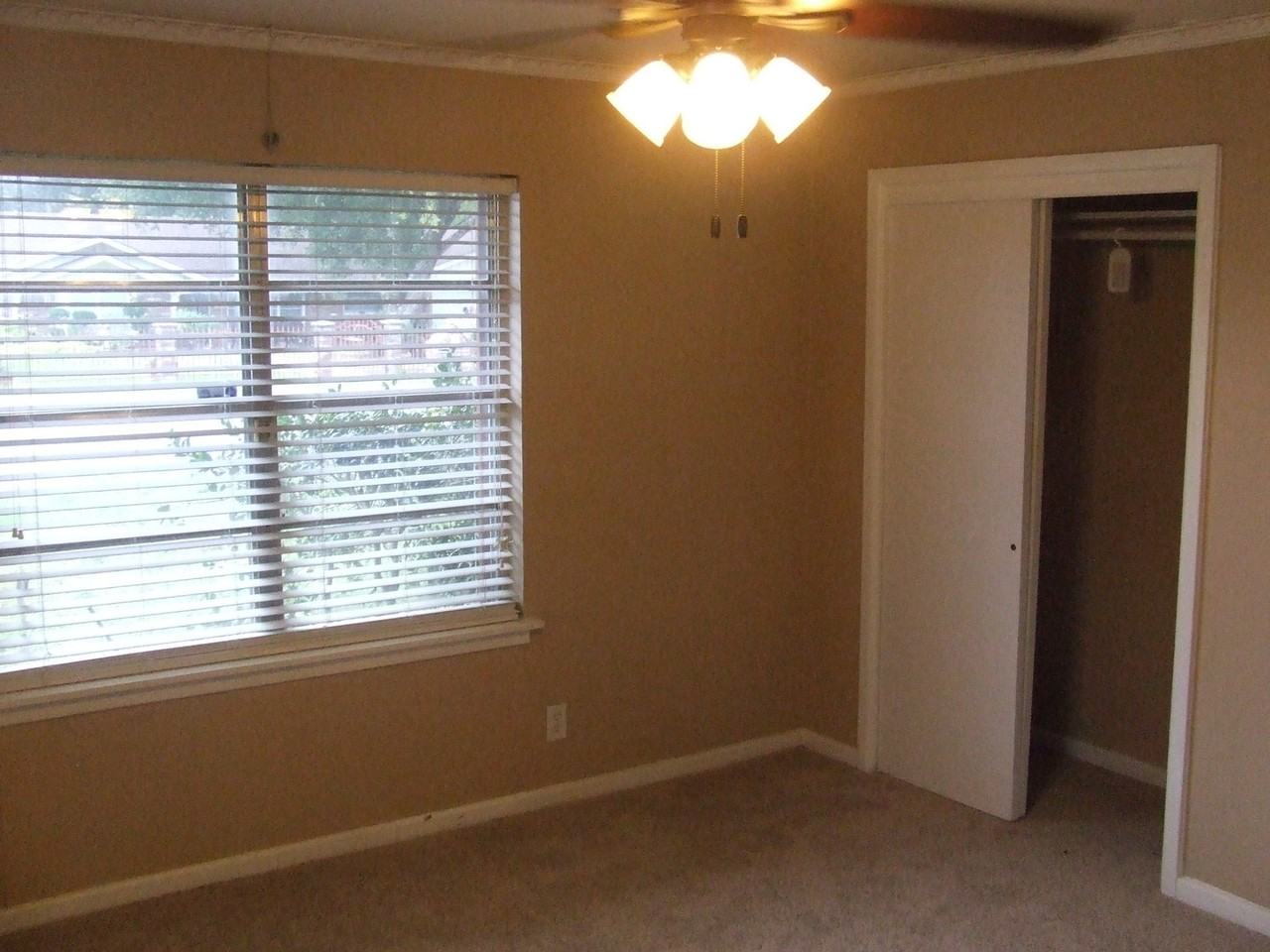 5725 Trail Lake Dr - Photo 7 of 8