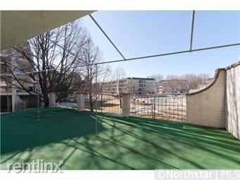 Greenbrier - Photo 2 of 10