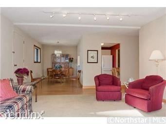 Greenbrier - Photo 3 of 10