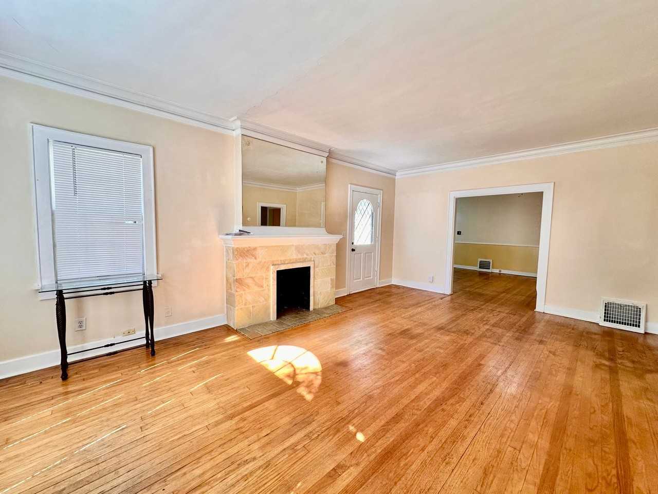 1947 Nw 20th St - Photo 2 of 29