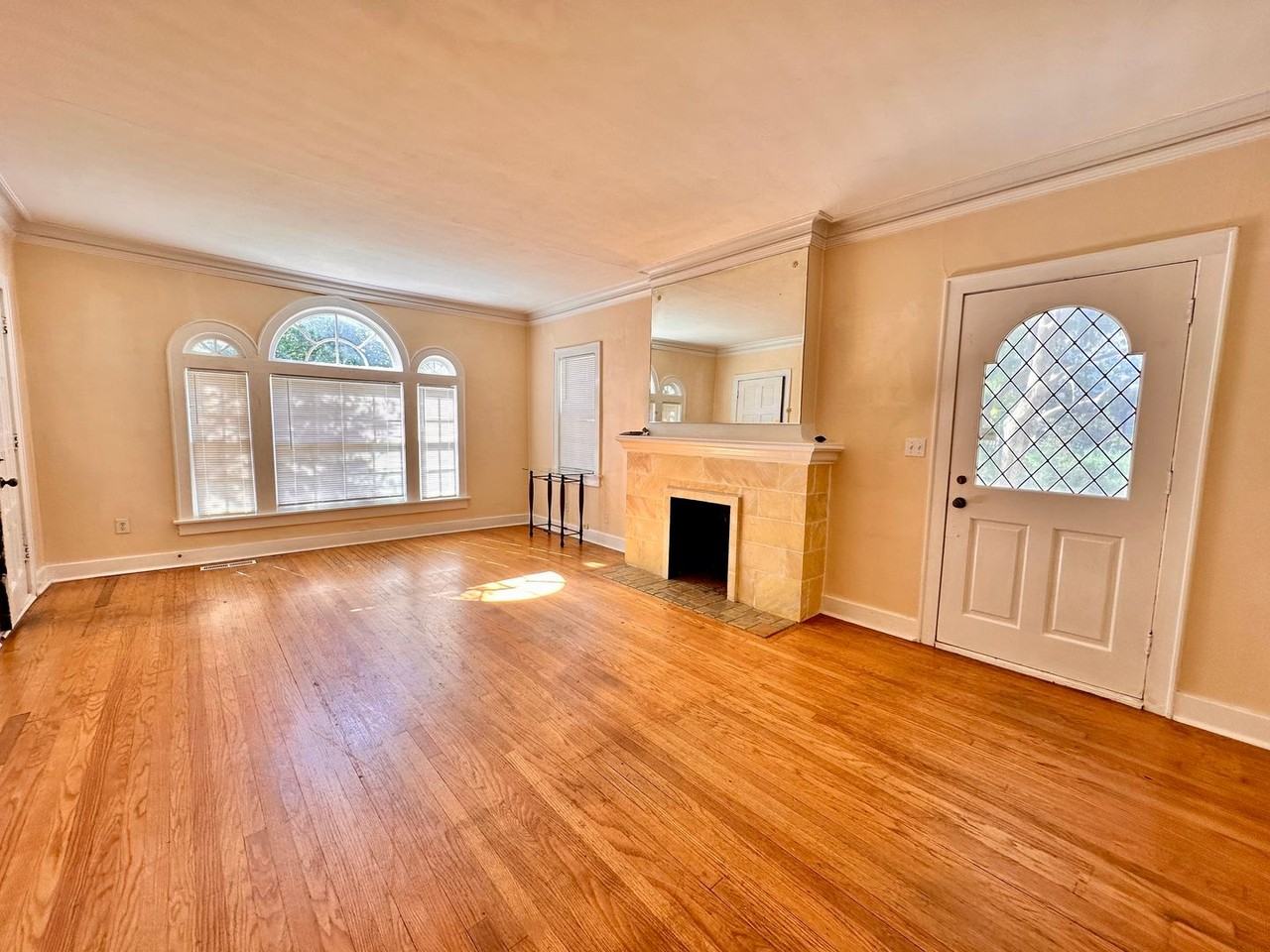 1947 Nw 20th St - Photo 3 of 29