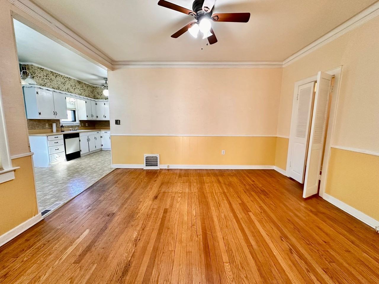 1947 Nw 20th St - Photo 4 of 29