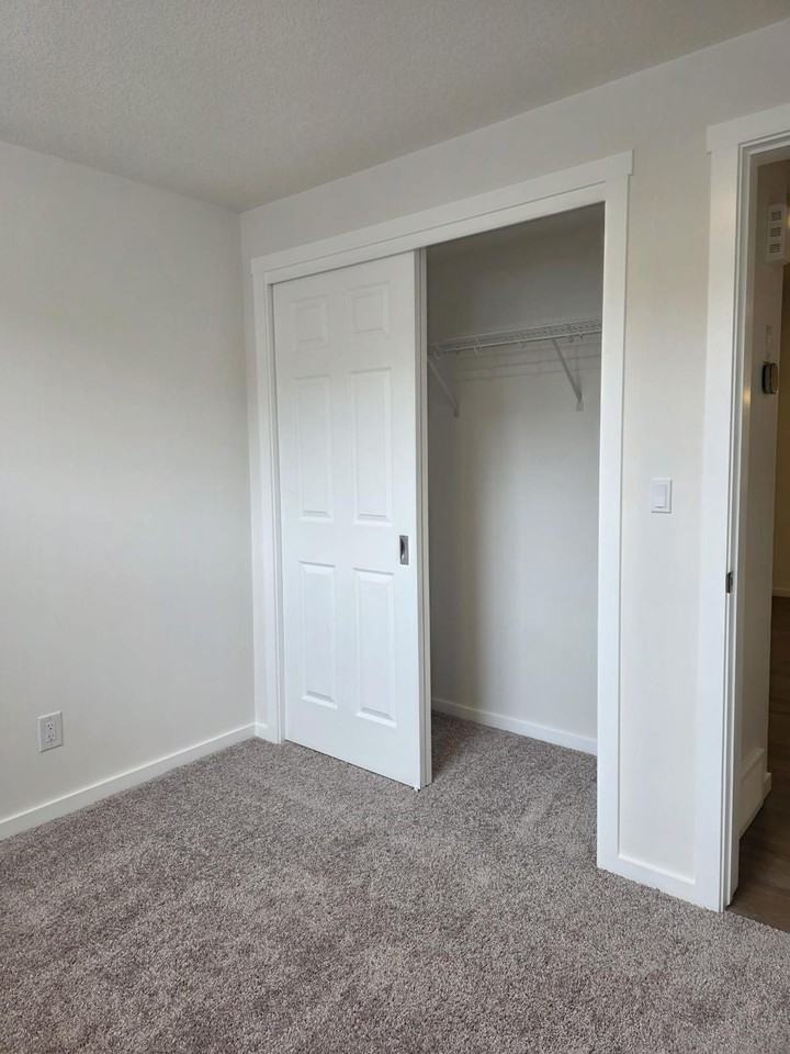 1960 Carrington Boulevard - Photo 5 of 16