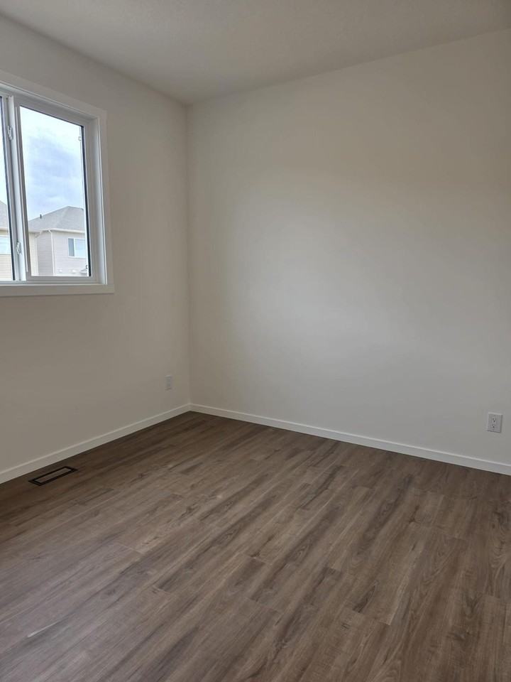 1960 Carrington Boulevard - Photo 7 of 16