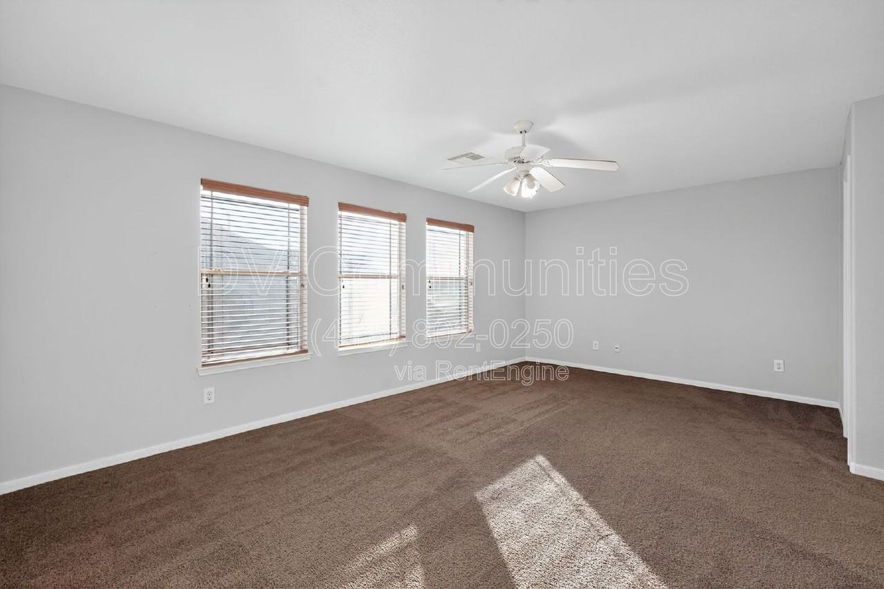 5603 Caraway Lake Dr - Photo 7 of 30