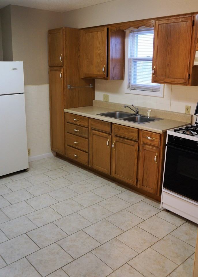 1141 Ne Chester Ave #4 - Photo 6 of 8