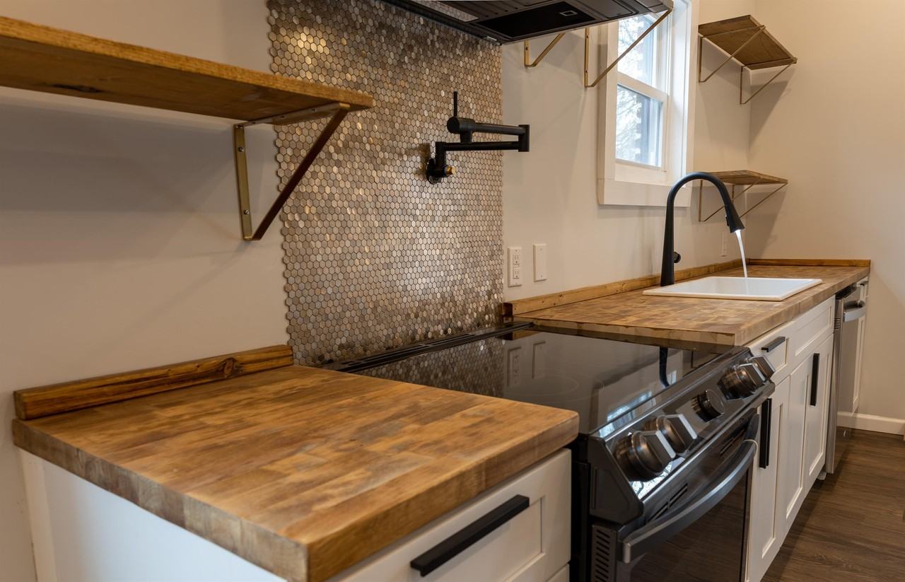 530 Spring St Nw #1 - Photo 2 of 33