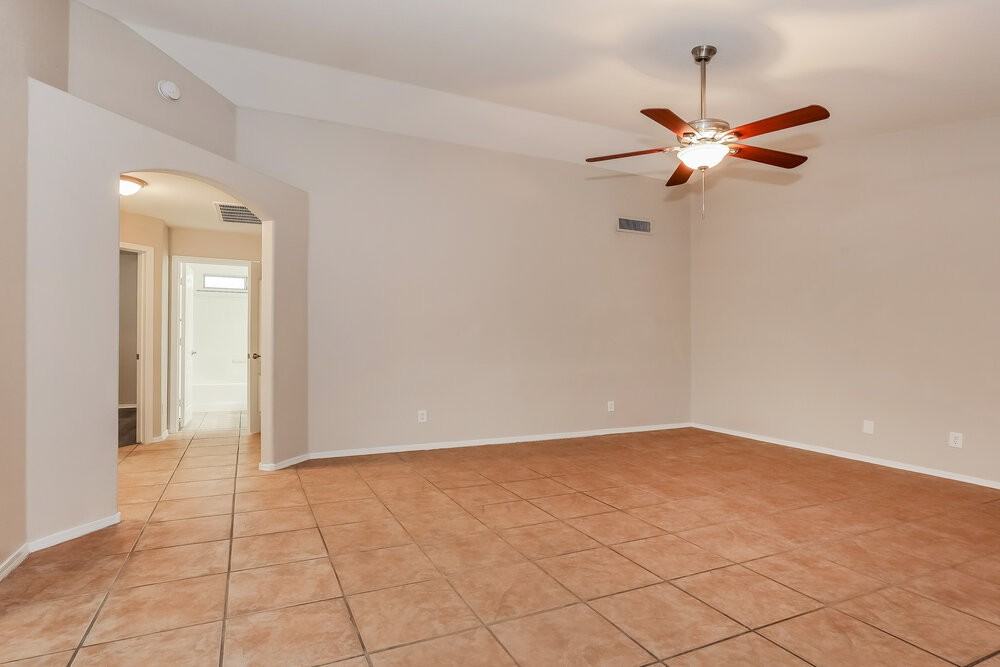 118 W Tumbleweed Ct - Photo 3 of 16
