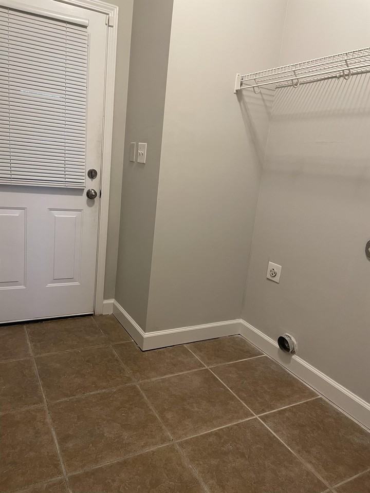 10230 Adikson Dr - Photo 2 of 24