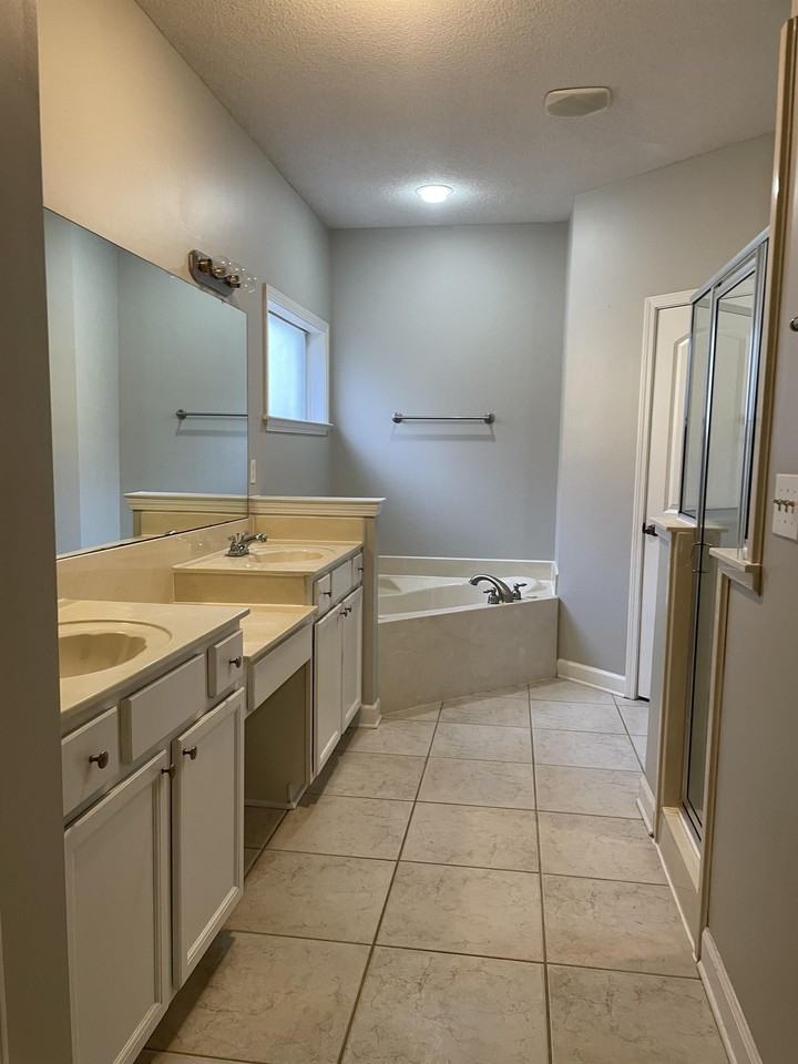 10230 Adikson Dr - Photo 2 of 24