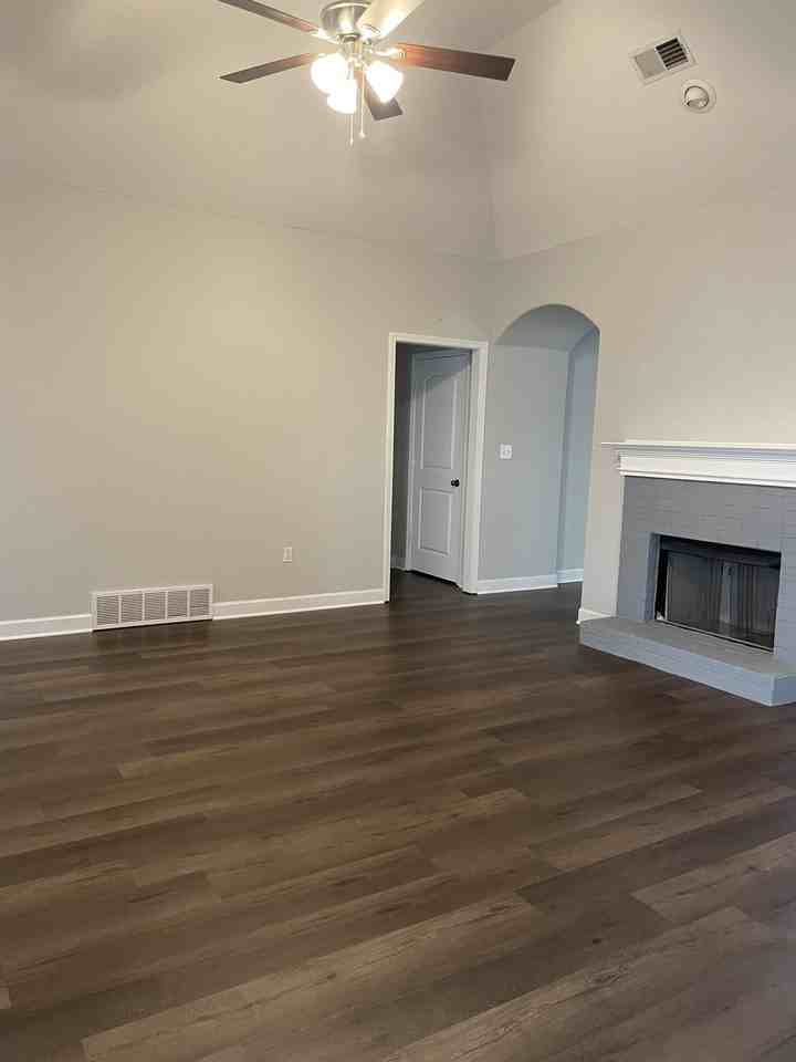 10230 Adikson Dr - Photo 5 of 24