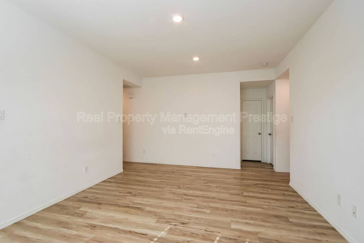 8707 Wooster Trails Dr - Photo 4 of 10