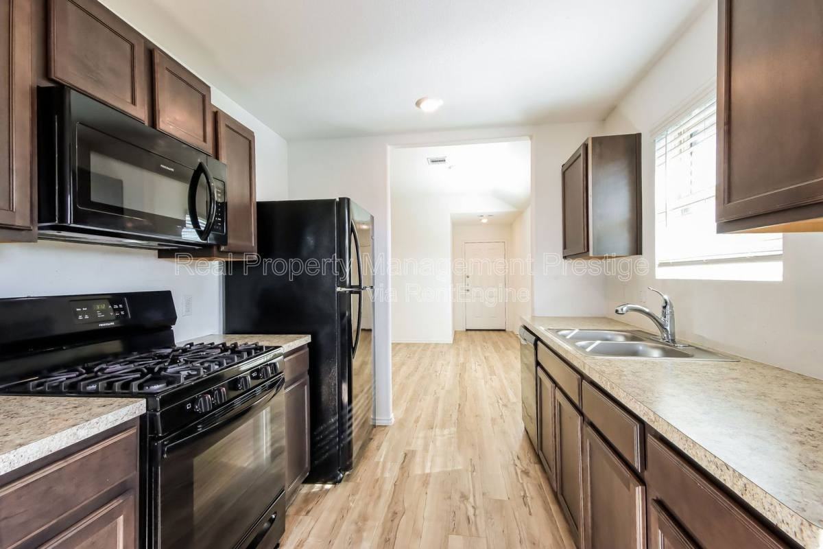 8707 Wooster Trails Dr - Photo 7 of 10