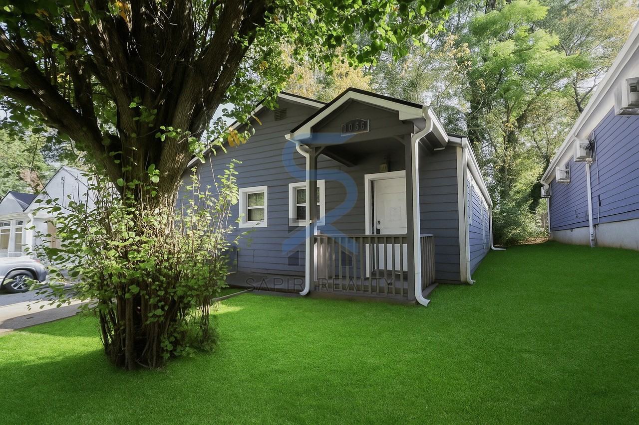 1056 Grant Way Se - Photo 2 of 19