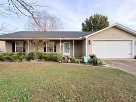 featured image of 14 Fieldcrest Cir