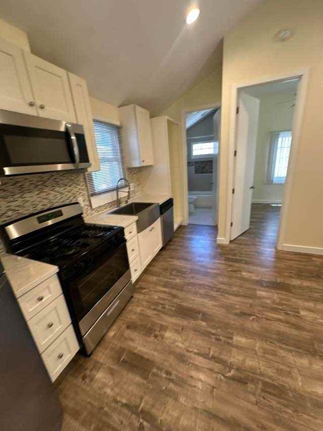 2401 W 10th St - Photo 5 of 14