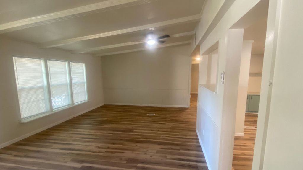 923 Guadalupe River Drive - Photo 2 of 14