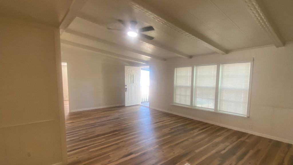 923 Guadalupe River Drive - Photo 3 of 14