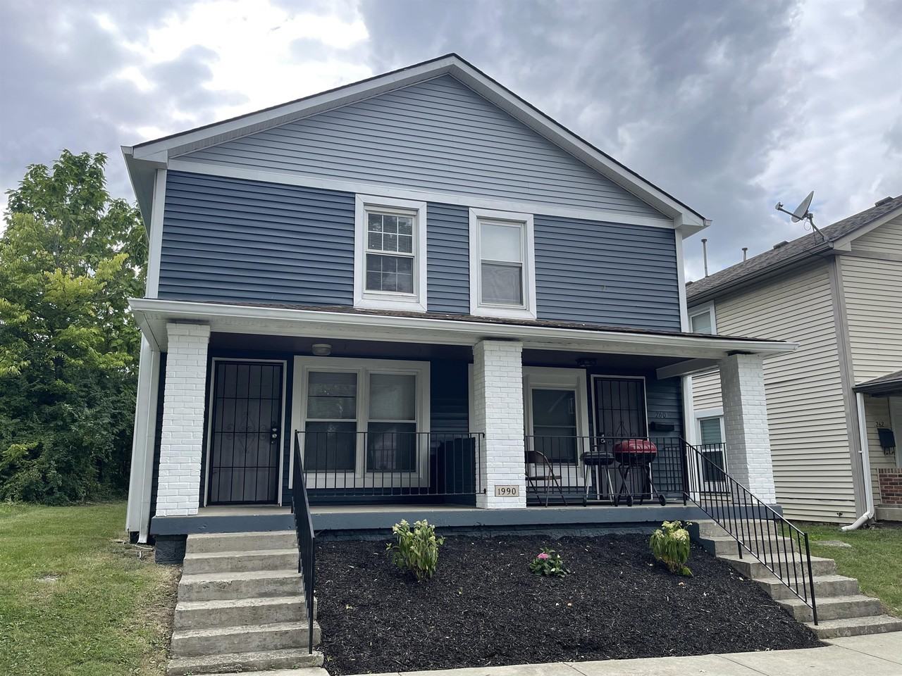 258 N Tacoma Ave - Photo 4 of 8