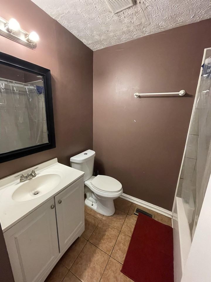 258 N Tacoma Ave - Photo 7 of 8