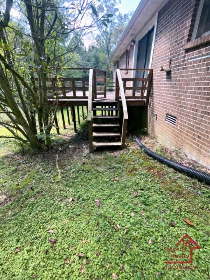 2050 Wildwood Rd - Photo 6 of 11