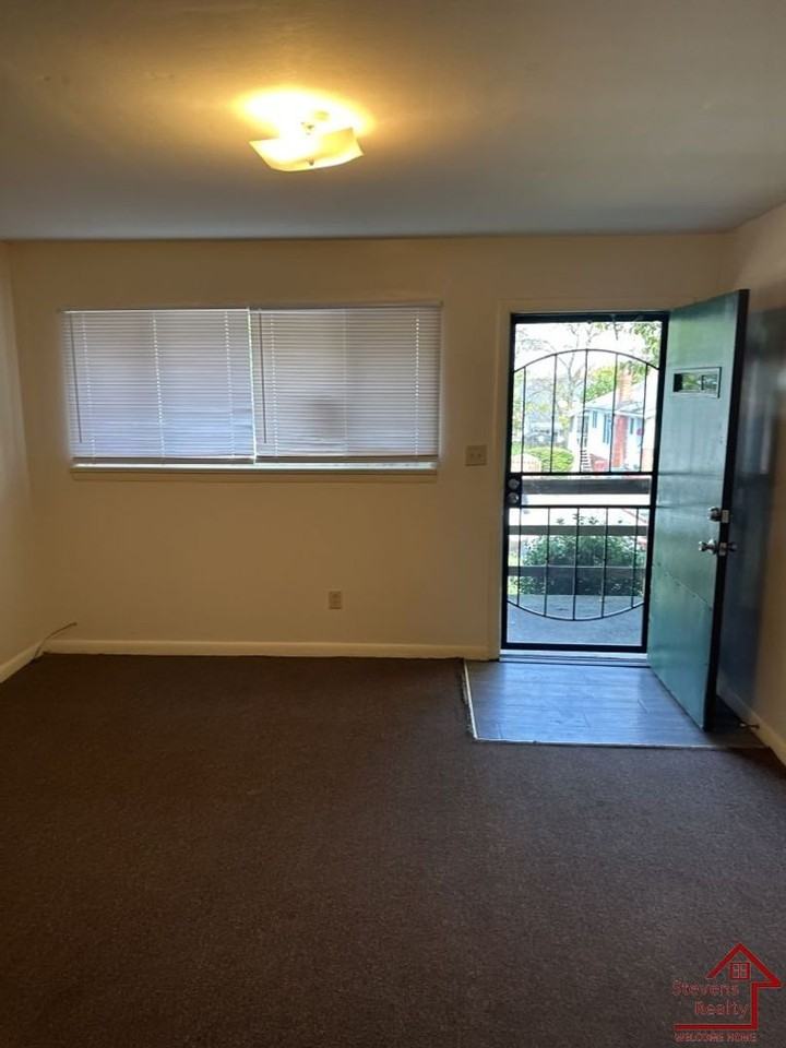 1918 Ivy Street - Photo 5 of 20