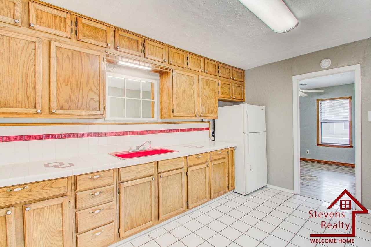 815 Sw H Ave - Photo 6 of 14