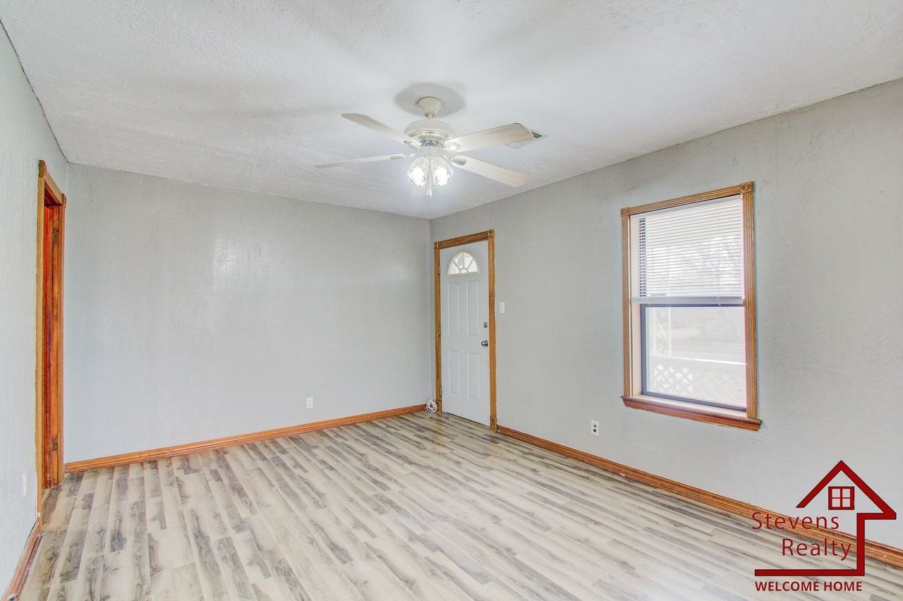 815 Sw H Ave - Photo 7 of 14