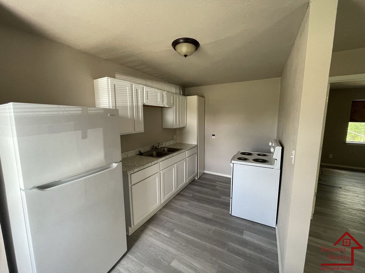 1315 Sw E Ave #A - Photo 7 of 11