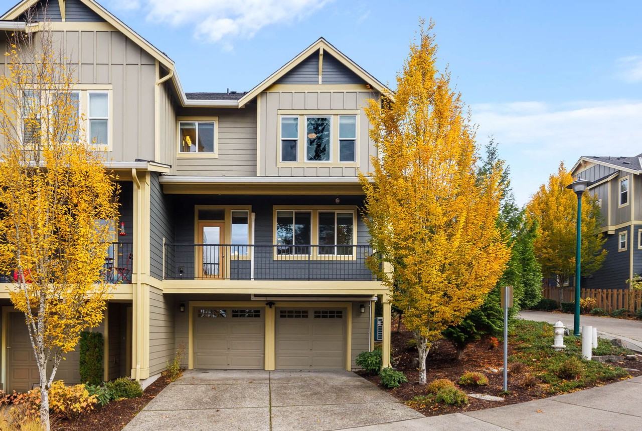 2506 Northeast Mulberry Walk - Photo 2 of 20