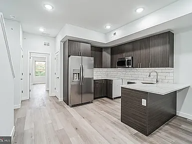 2212 N Marshall St #10