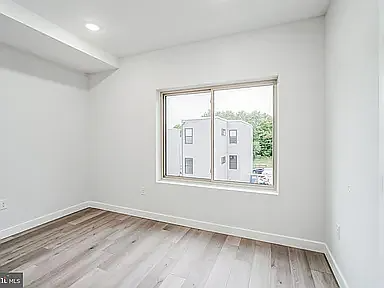 2212 N Marshall St #10 - Photo 3 of 14