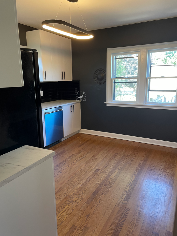 1427 N Hawley Rd - Photo 4 of 14