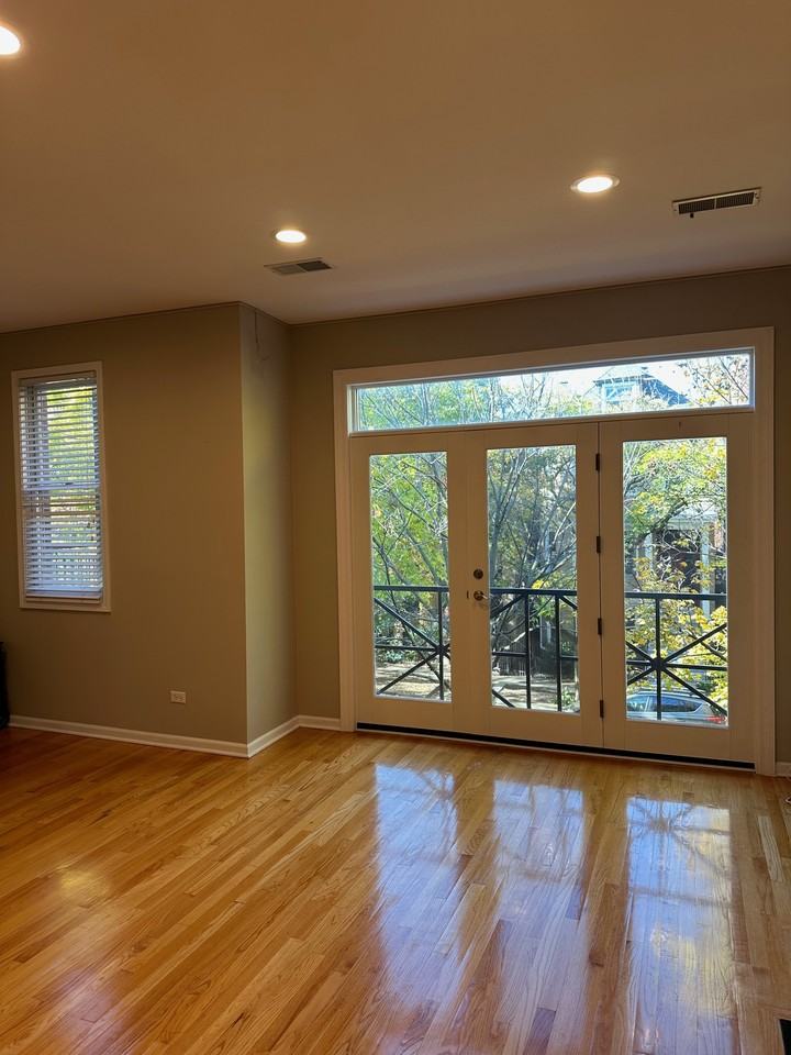 3739 North Kenmore Avenue #2 - Photo 4 of 23