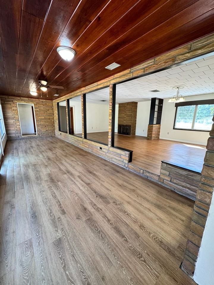 11850 Schambeau Rd - Photo 7 of 17