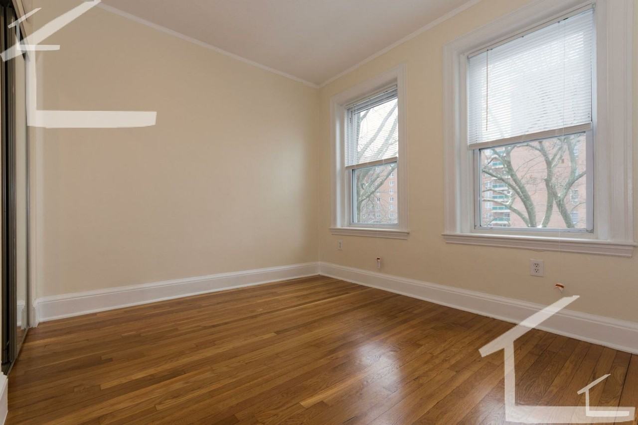 15 Babcock St - Photo 5 of 13