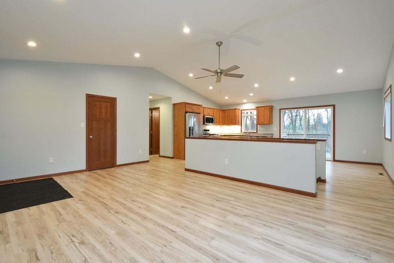 616 Southwest 3rd Street - Photo 4 of 26