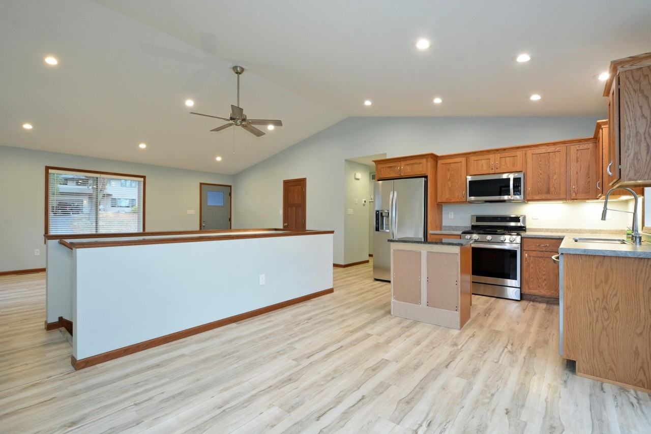 616 Southwest 3rd Street - Photo 5 of 26