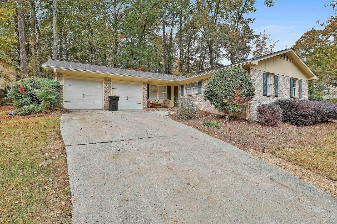 104 Laurel Ct - Photo 2 of 19