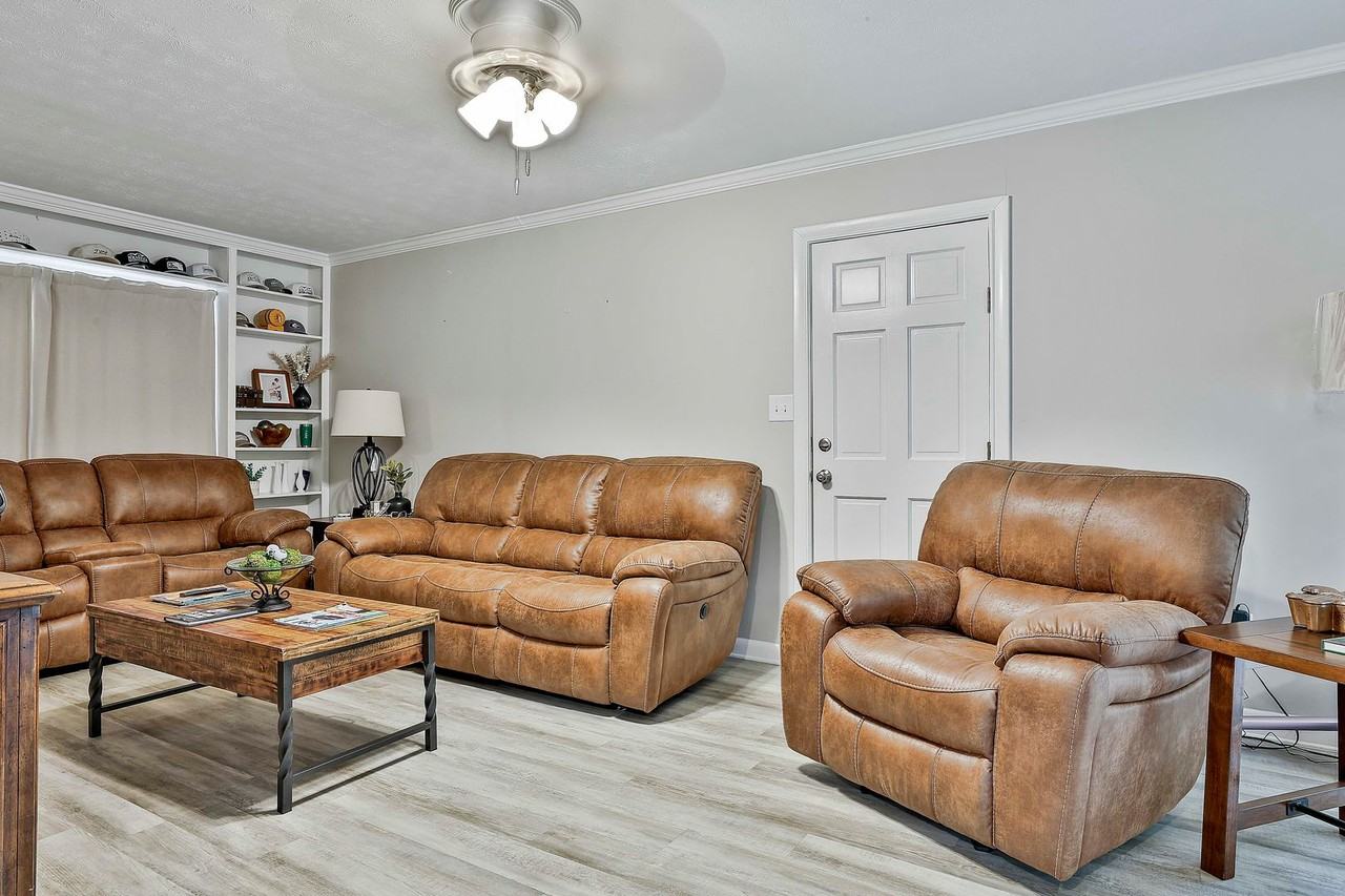 104 Laurel Ct - Photo 5 of 19