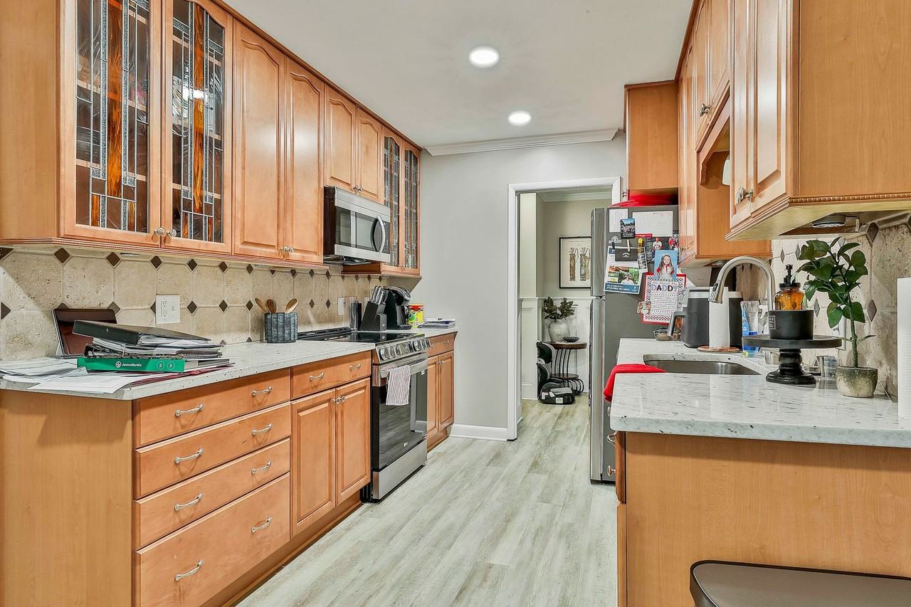 104 Laurel Ct - Photo 7 of 19