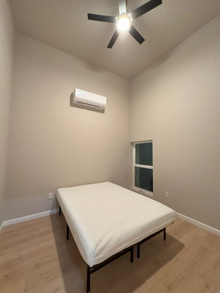 418 S Commercial St - Photo 4 of 7