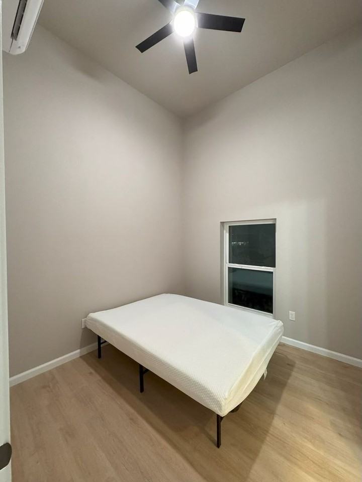 418 S Commercial St - Photo 6 of 7