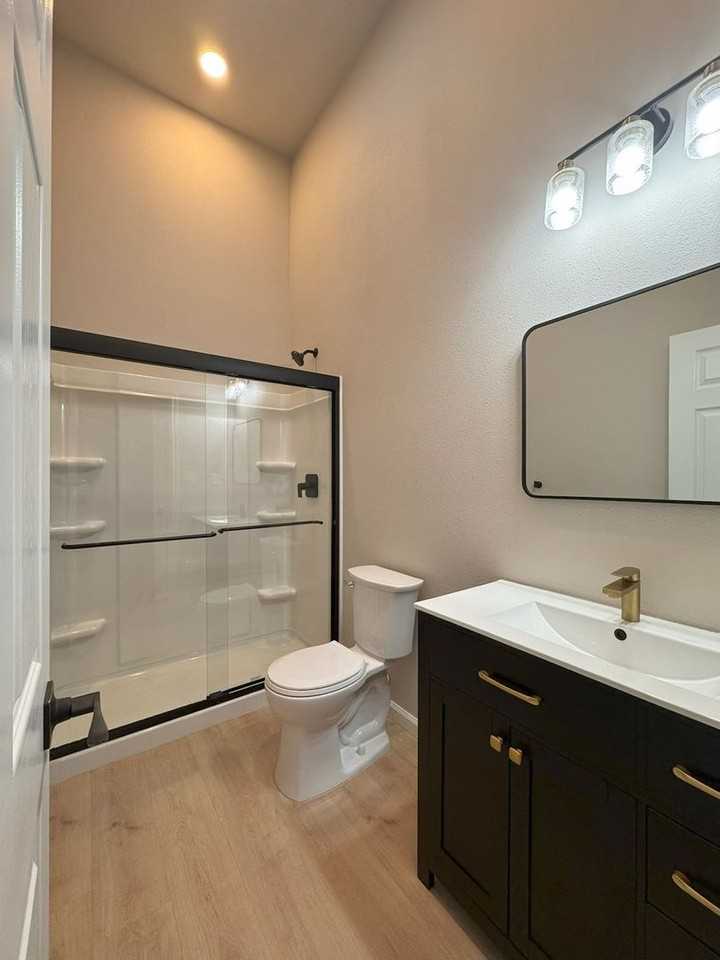 418 S Commercial St - Photo 7 of 7