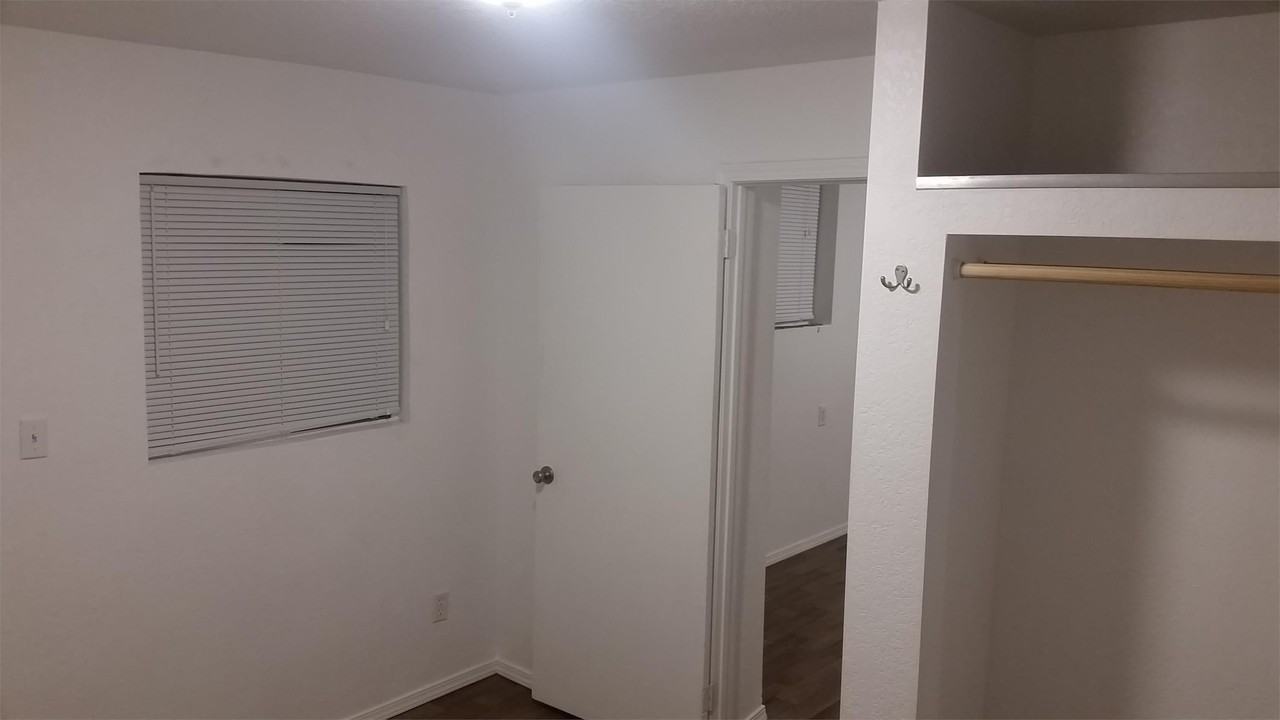 112 Pine Street - Photo 3 of 10